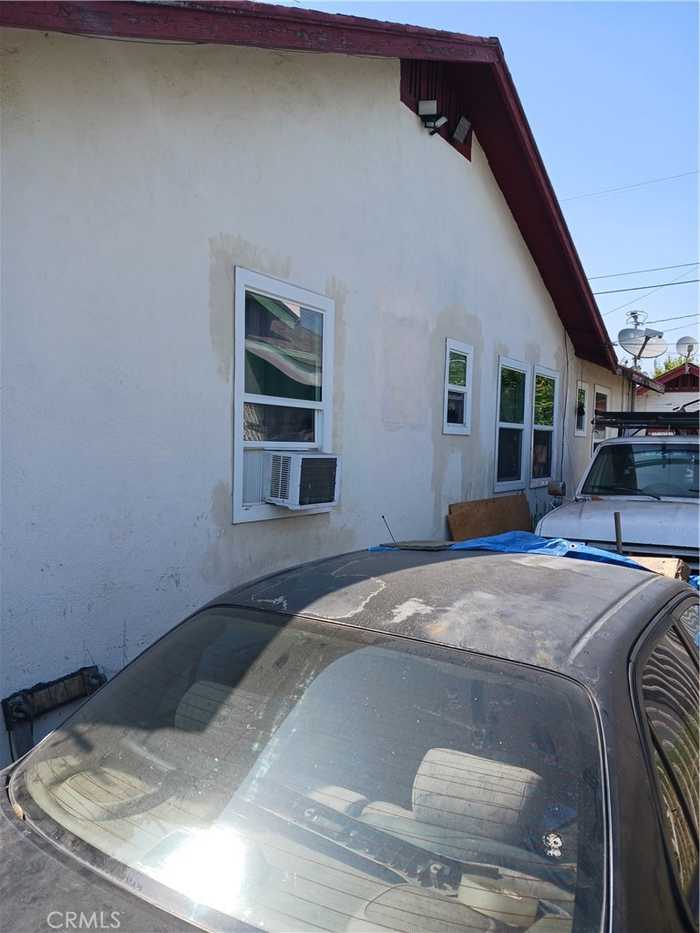 photo 2: 2833 Hill Street, Huntington Park CA 90255