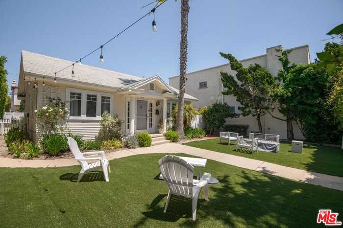 photo 2: 1047 9th Street, Santa Monica CA 90403