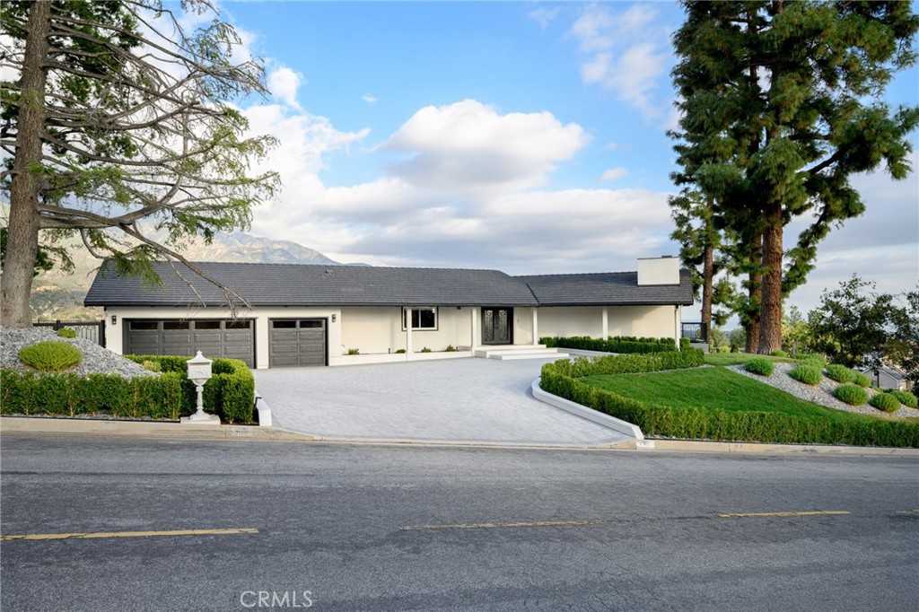 photo 1: 481 Starlight Crest Drive, La Canada Flintridge CA 91011