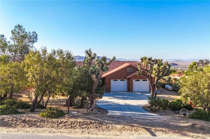 photo 2: 61218 Sandalwood Trail, Joshua Tree CA 92252