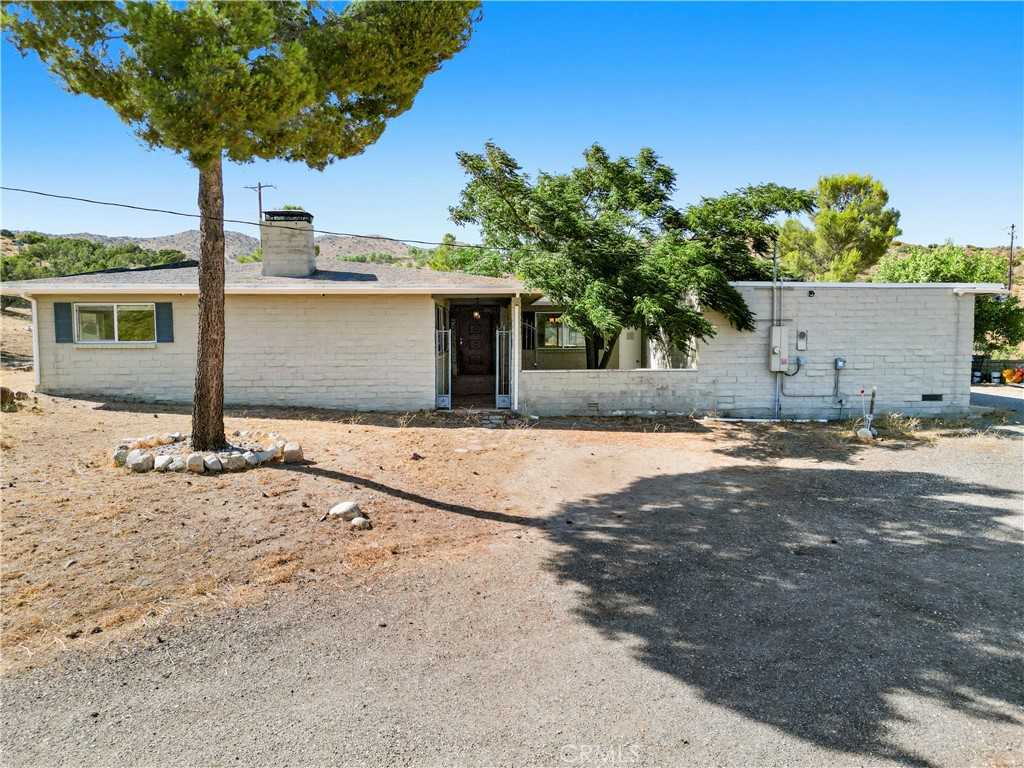 photo 2: 5819 Hubbard Road, Acton CA 93510