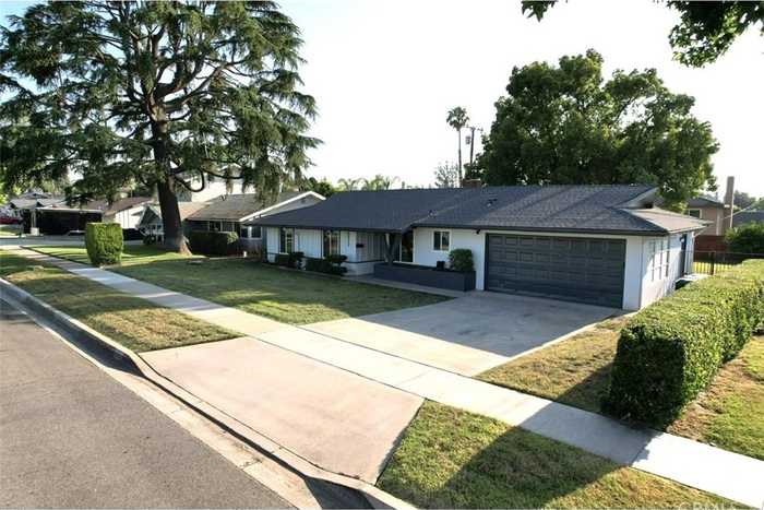 photo 2: 211 Lido Street, Redlands CA 92374