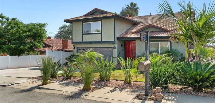 photo 2: 20290 Newton Street, Corona CA 92881