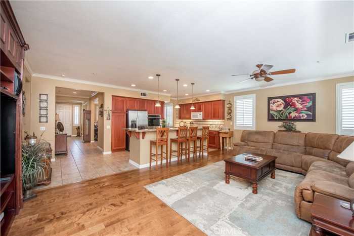 photo 2: 4237 Gardendale Court, Riverside CA 92505