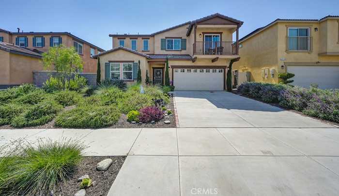 photo 2: 4855 Vanderham Way, Eastvale CA 91752