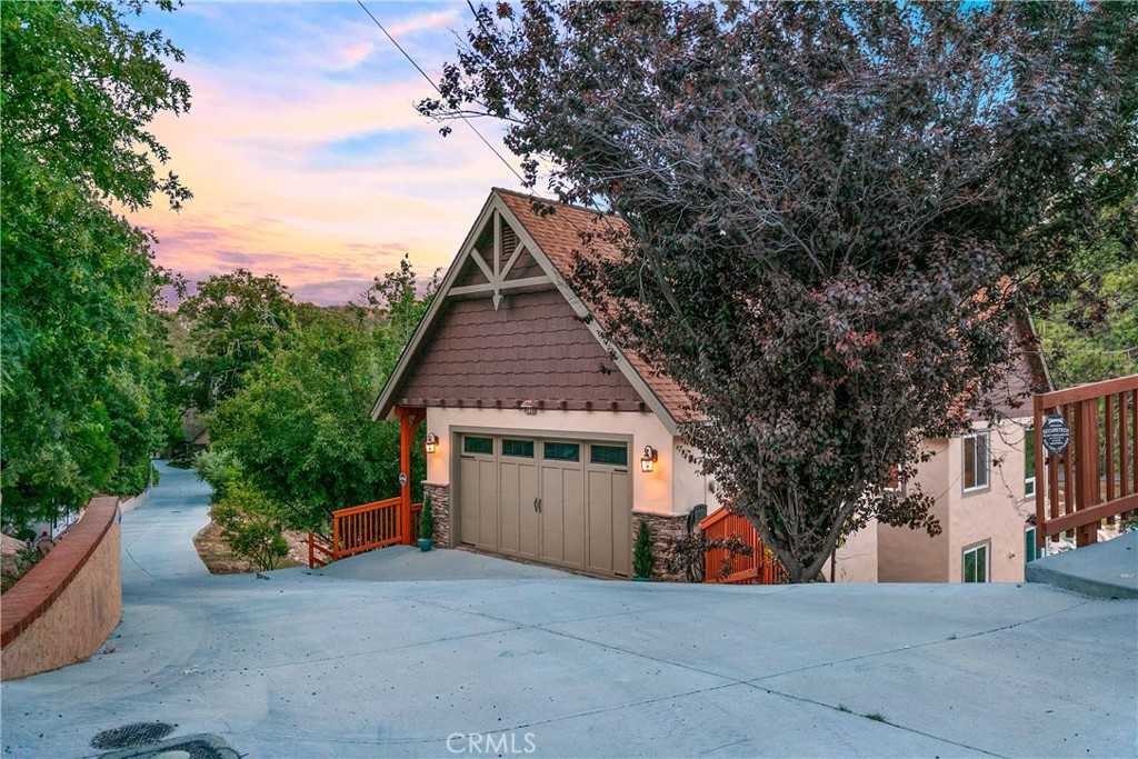 photo 3: 781 Brentwood Drive, Lake Arrowhead CA 92352