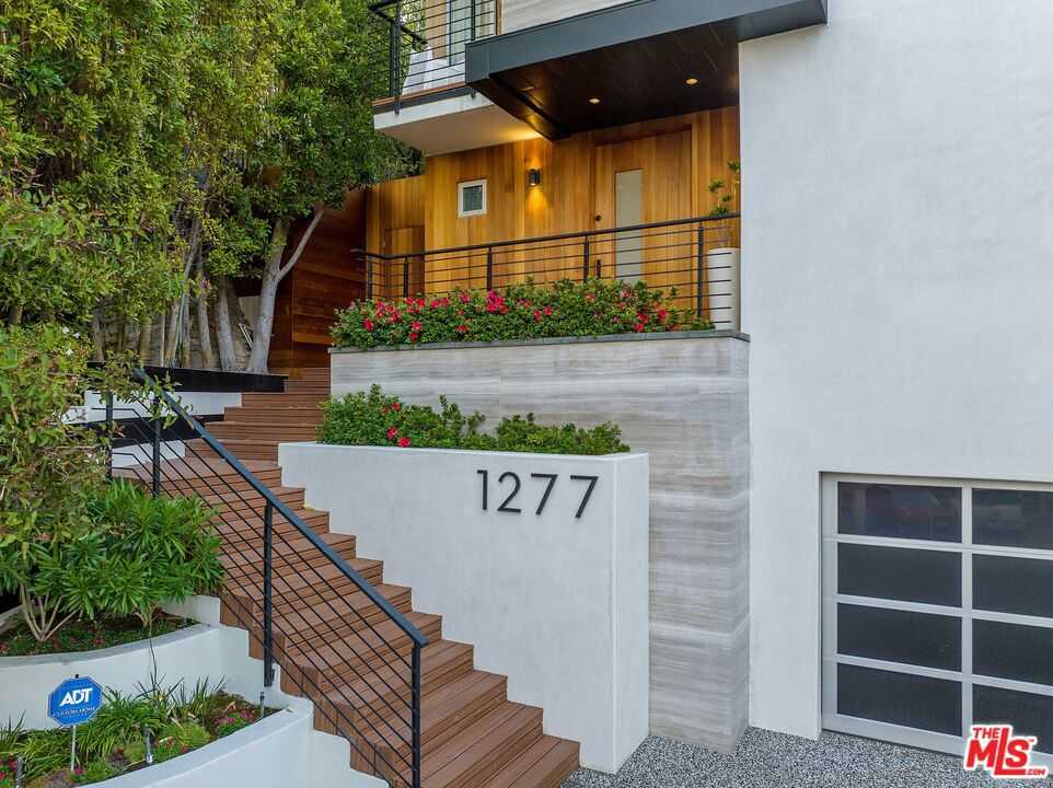 photo 2: 1277 St Ives Place, Los Angeles CA 90069