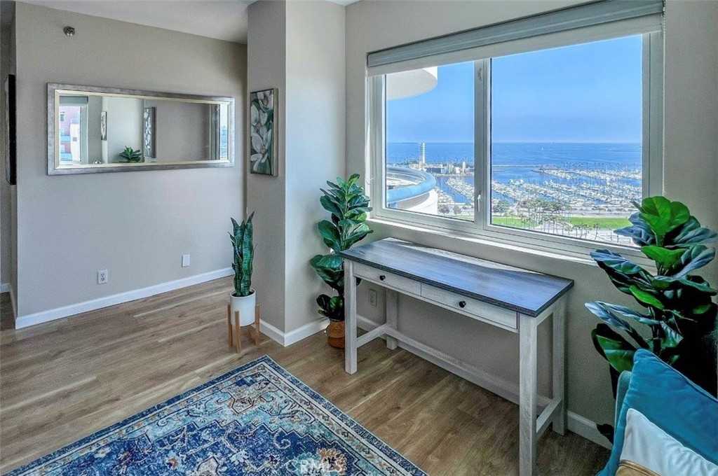 photo 3: 525 E Seaside Way Unit 2004, Long Beach CA 90802