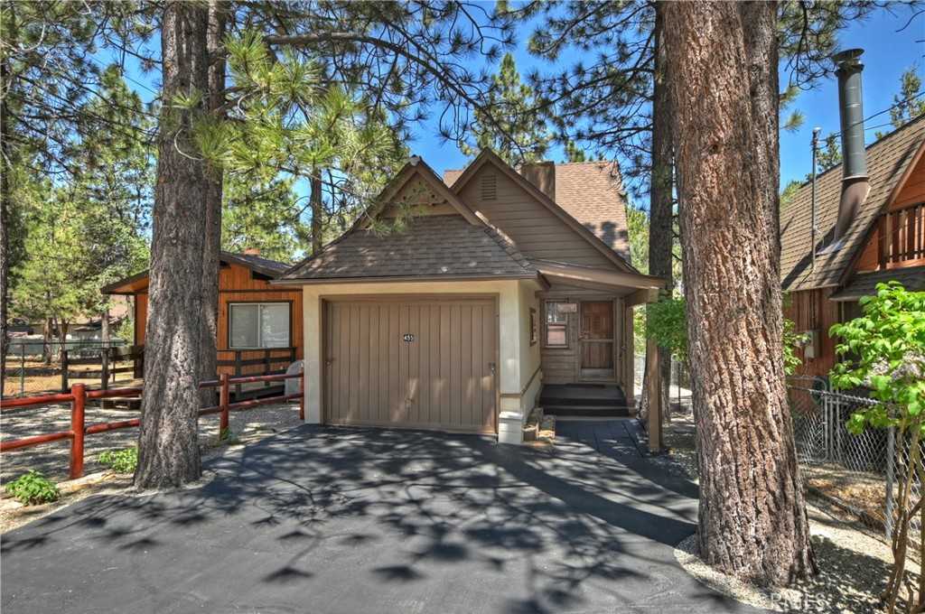 photo 1: 455 Highland Lane, Sugarloaf CA 92386