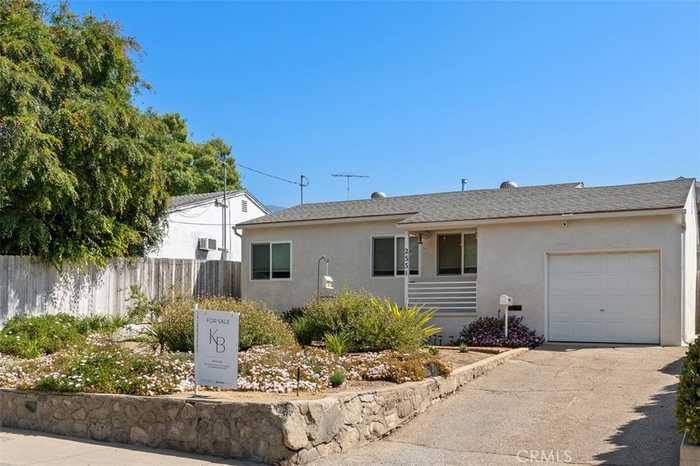 photo 2: 2551 Piedmont Avenue, Montrose CA 91020