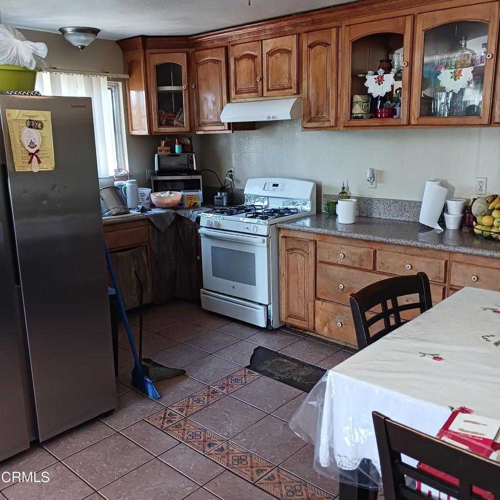 photo 3: 2510 El Dorado Avenue, Oxnard CA 93033