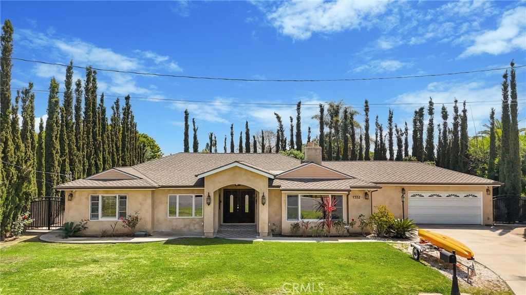 photo 3: 1532 Windsor Lane, Santa Ana CA 92705