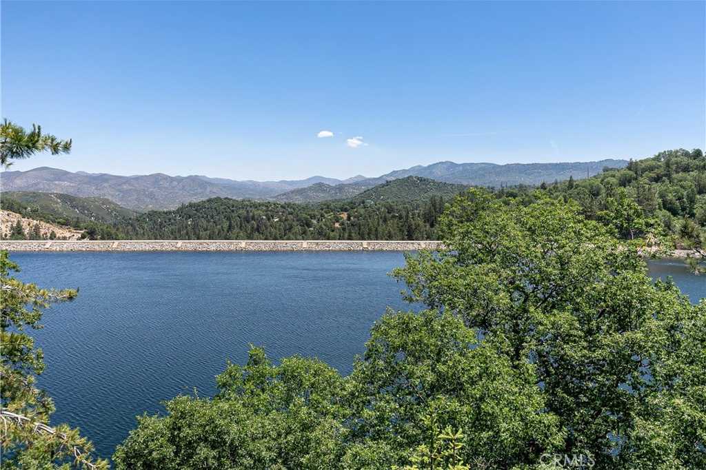 photo 1: 537 Canyon View Road, Lake Arrowhead CA 92321