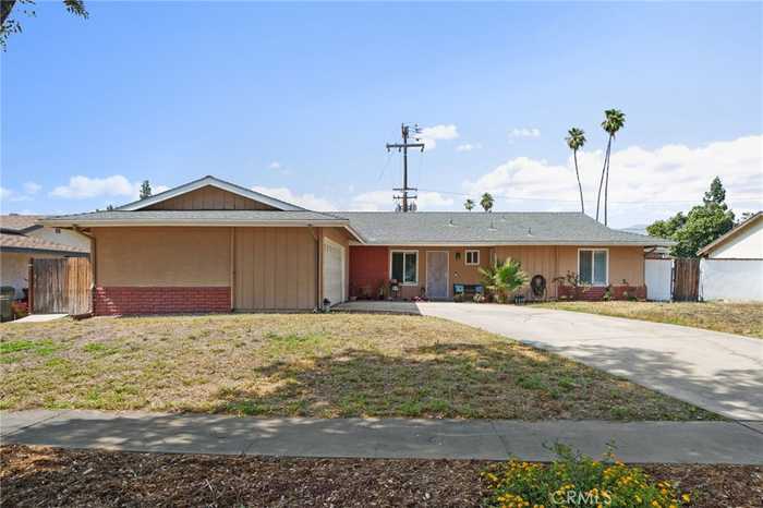 photo 1: 823 Harvard Court, Redlands CA 92374