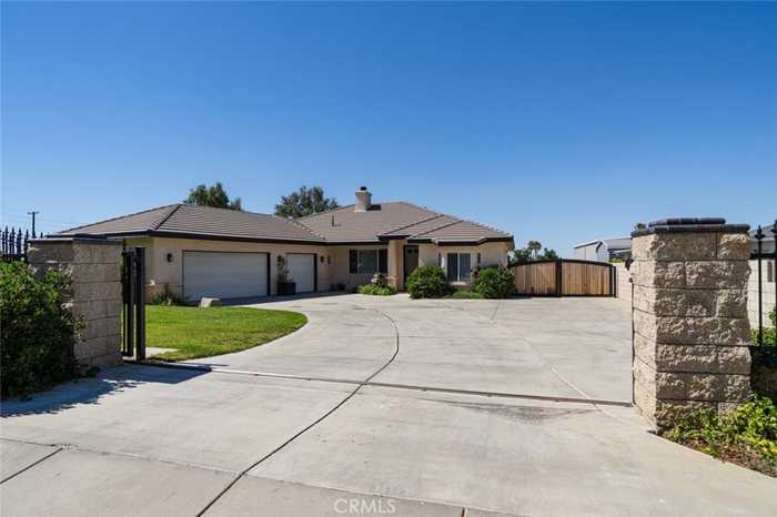 photo 1: 5815 W Avenue M2, Lancaster CA 93536