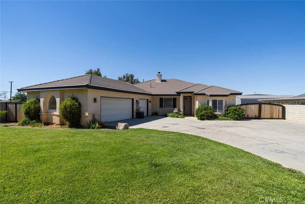 photo 2: 5815 W Avenue M2, Lancaster CA 93536