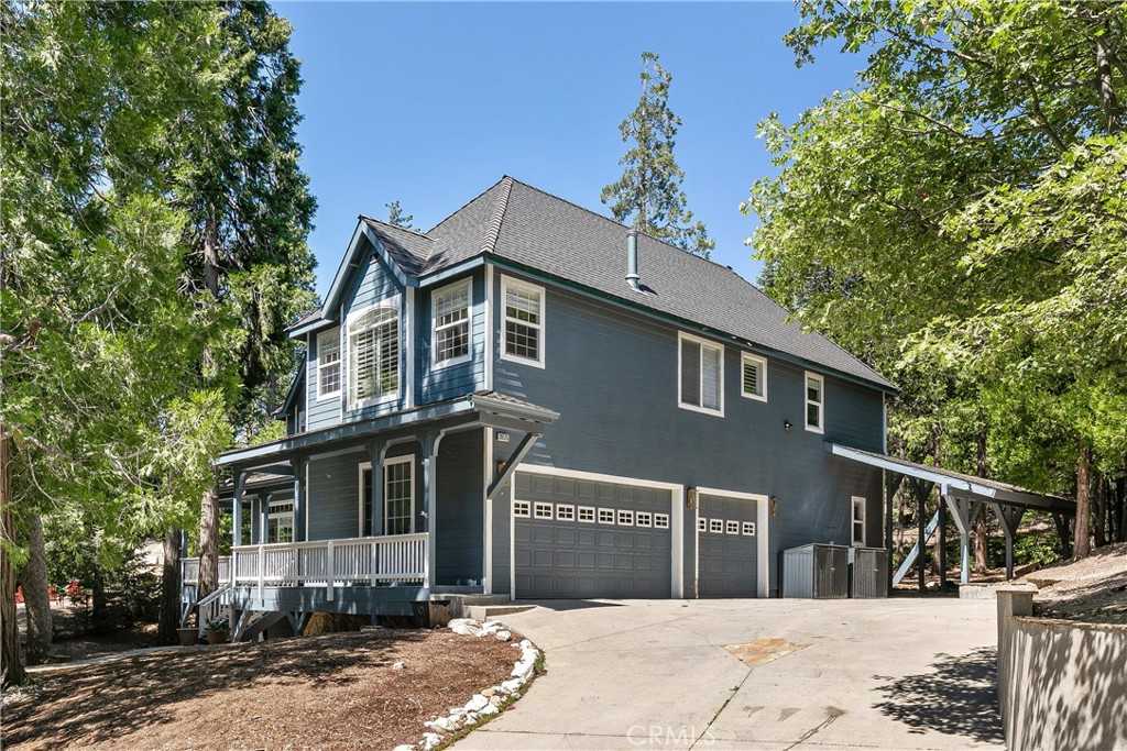 photo 2: 26125 Augusta Drive, Lake Arrowhead CA 92391