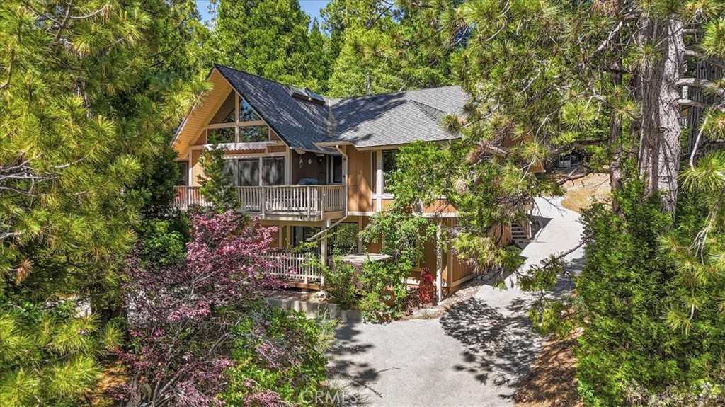 photo 2: 641 Golf Course Road, Lake Arrowhead CA 92352