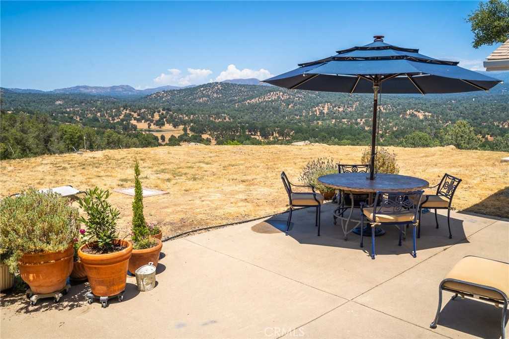 photo 2: 4244 Woodview Lane, Mariposa CA 95338