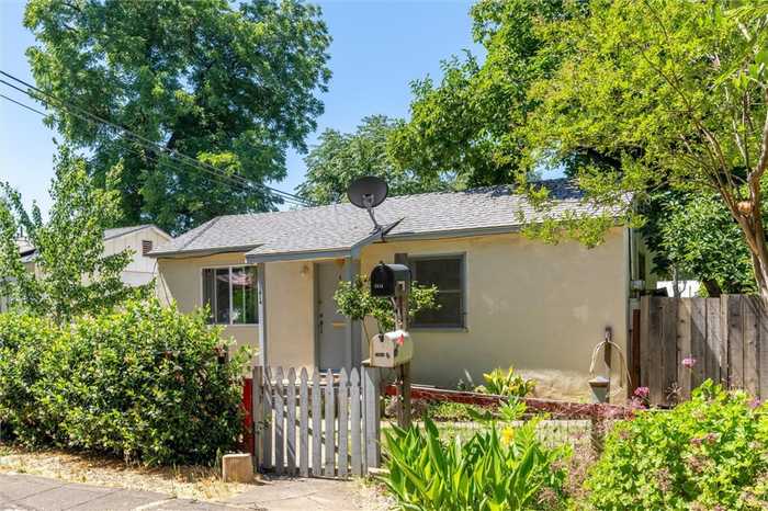 photo 1: 1814 Laurel Street, Chico CA 95928