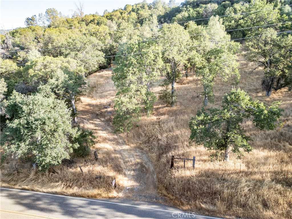 photo 2: 5021 W Whitlock Road, Mariposa CA 95338