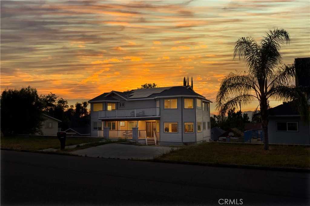 photo 2: 259 E Crescent Avenue, Redlands CA 92373