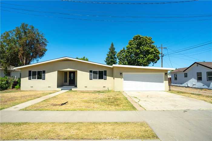 photo 1: 440 North 3rd Street, Chowchilla CA 93610