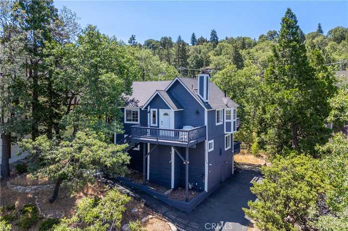 photo 1: 28833 Manitoba Drive, Lake Arrowhead CA 92352