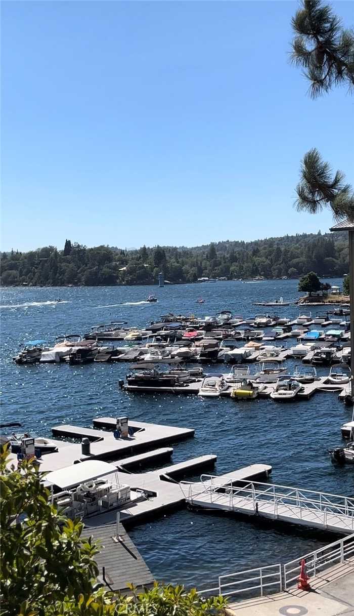 photo 2: 28833 Manitoba Drive, Lake Arrowhead CA 92352