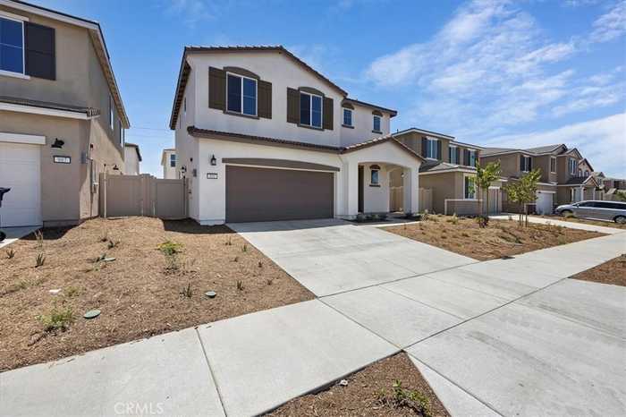 photo 1: 999 Yuzu Way, Redlands CA 92374