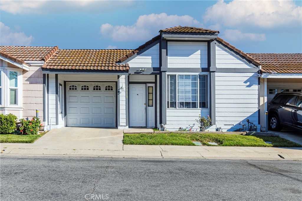 photo 1: 1770 Terrace Lane, Pomona CA 91768