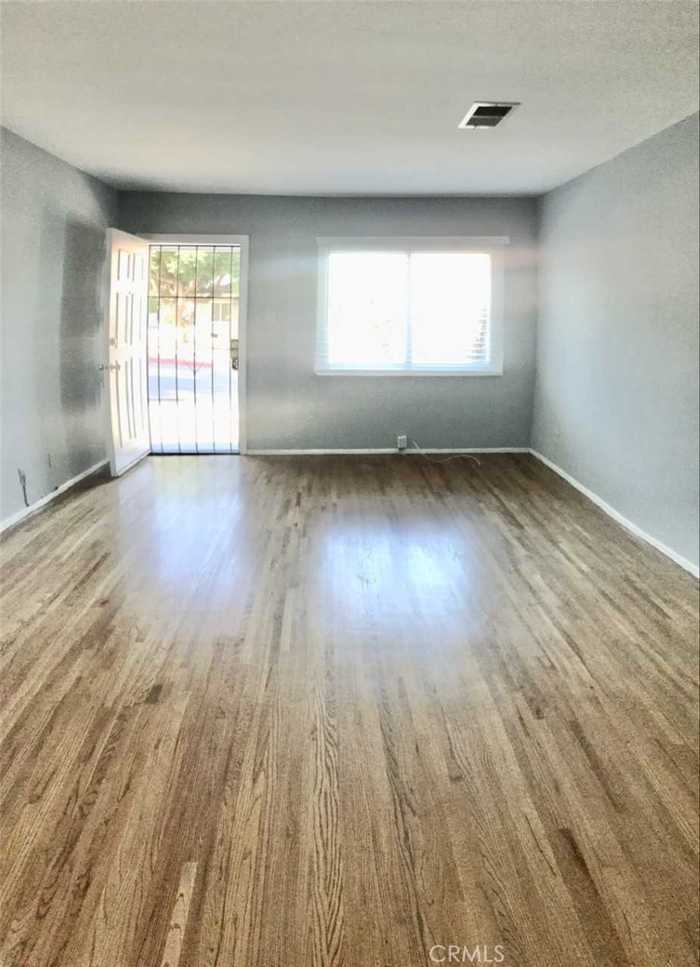 photo 2: 536 W Maple Avenue, El Segundo CA 90245