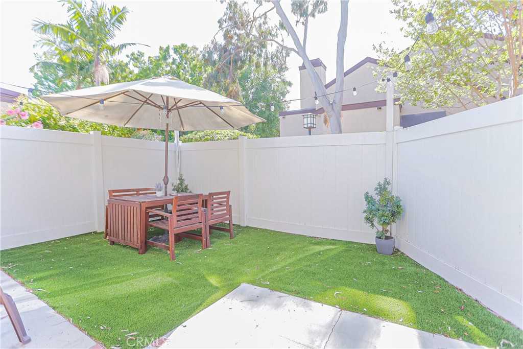 photo 1: 924 Hyde Court, Costa Mesa CA 92626