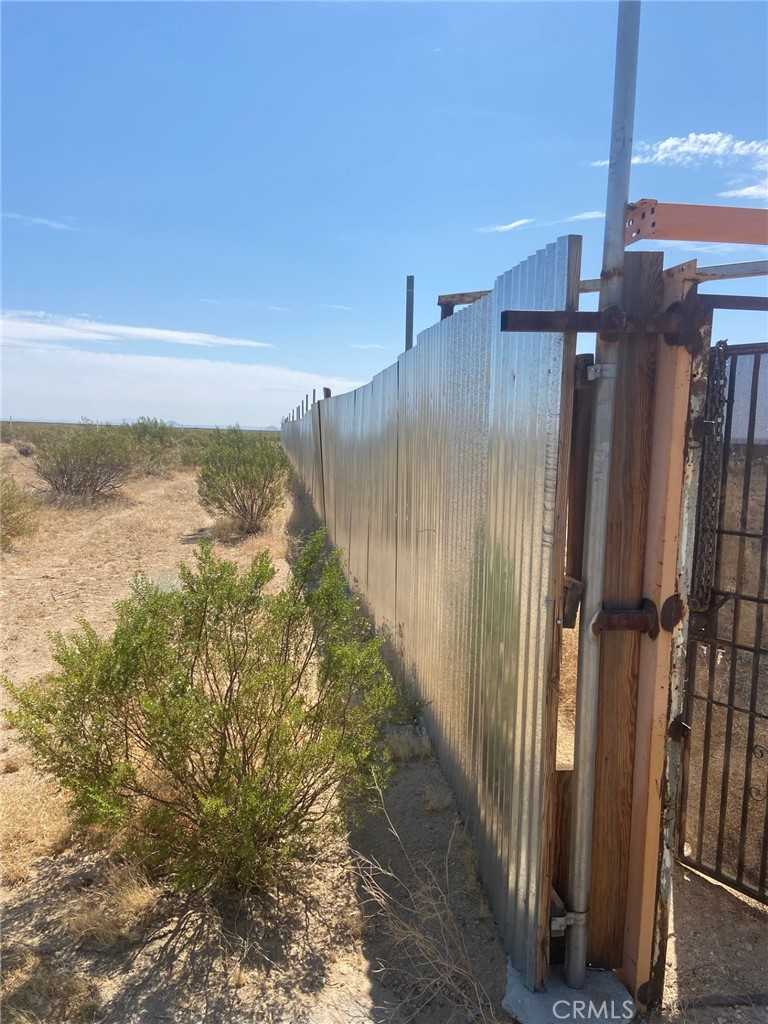 photo 2: Lone BUtte Rd, Mojave CA 93501