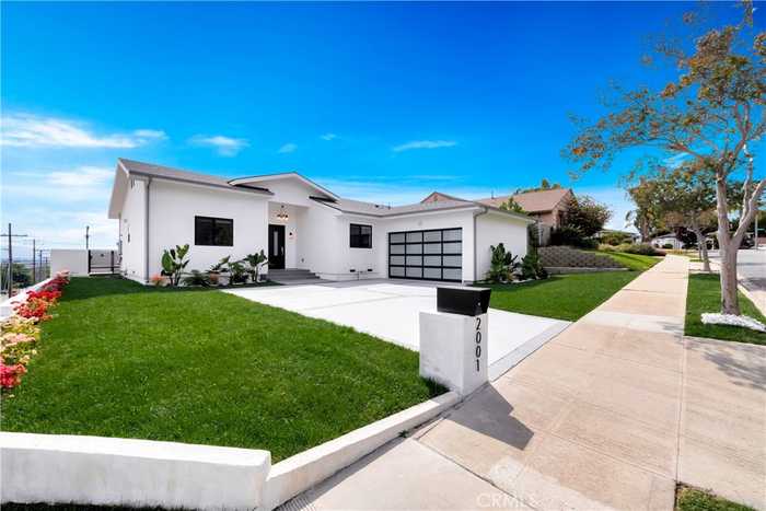 photo 1: 2001 Amber Lane, Burbank CA 91504