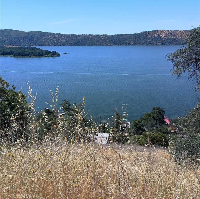 photo 1: 11765 Lakeview Drive, Clearlake Oaks CA 95423
