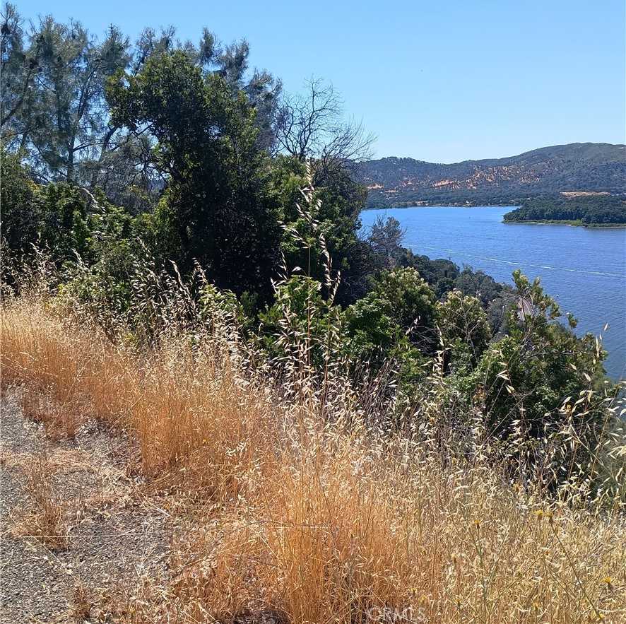 photo 2: 11765 Lakeview Drive, Clearlake Oaks CA 95423