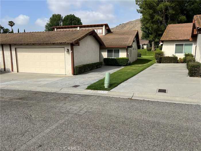 photo 2: 5084 Las Lindas Way, Riverside CA 92505