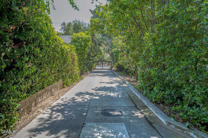 photo 2: 4925 Oakwood Avenue, La Canada Flintridge CA 91011