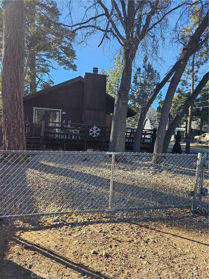 photo 2: 44667 Barton Lane, Sugarloaf CA 92386