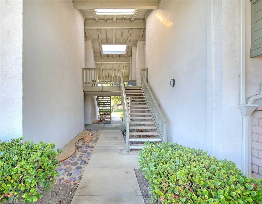 photo 3: 8633 Portola Court, Huntington Beach CA 92646