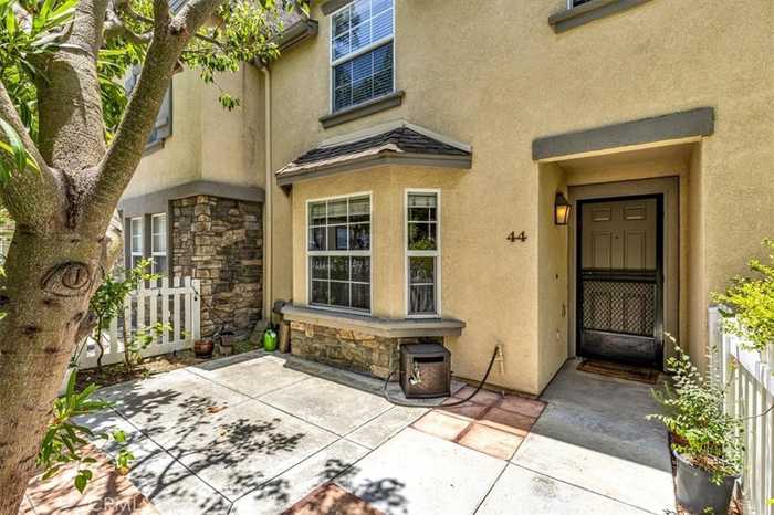 photo 1: 44 Three Vines Court, Ladera Ranch CA 92694