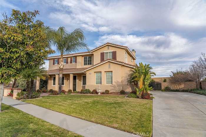 photo 2: 6611 Torrey Pine Court, Rancho Cucamonga CA 91739