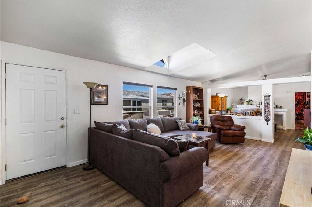 photo 3: 600 S Dennison Road Unit 65, Tehachapi CA 93561