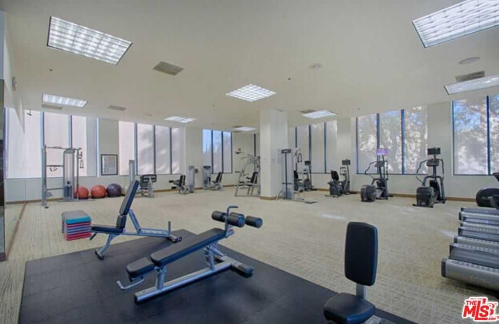 photo 2: 10724 Wilshire Boulevard Unit 704, Los Angeles CA 90024