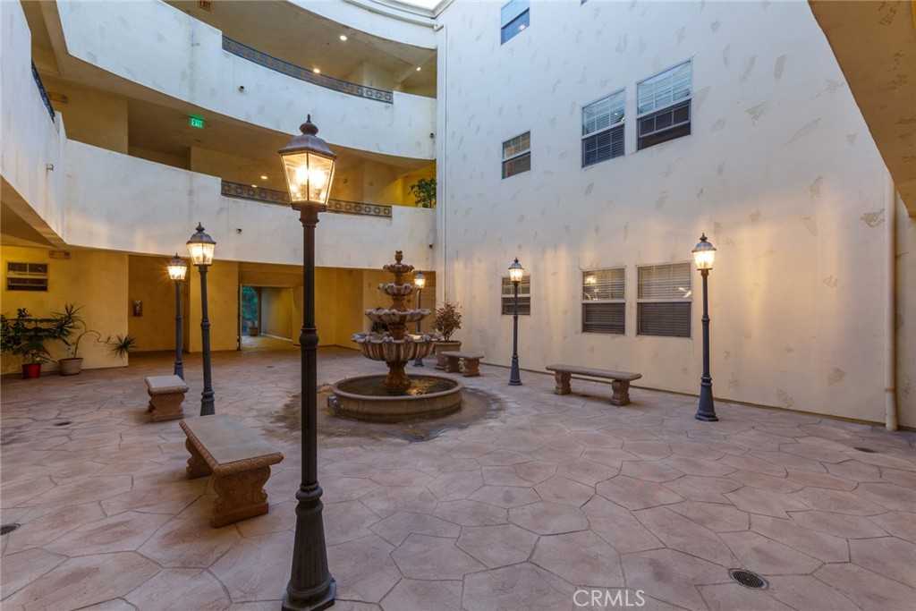 photo 3: 12407 Moorpark Street Unit 103, Studio City CA 91604