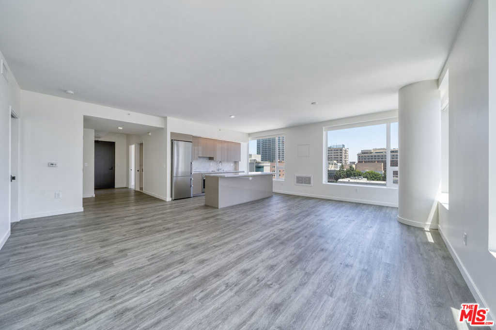 photo 1: 1050 S Grand Avenue Unit 709, Los Angeles CA 90015