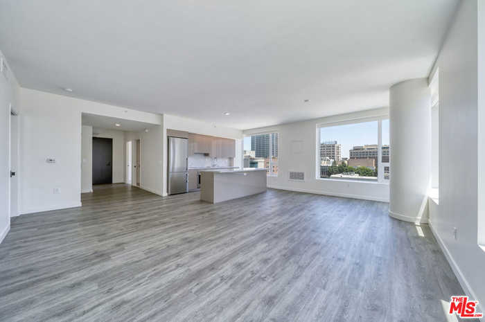 photo 1: 1050 S Grand Avenue Unit 709, Los Angeles CA 90015