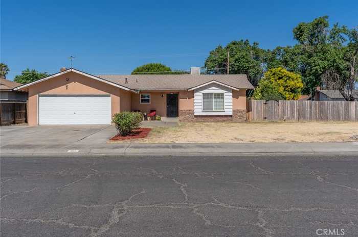 photo 1: 251 N Santa Ana Street, Los Banos CA 93635