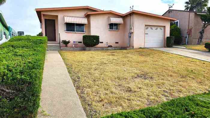 photo 2: 6026 Potomac St, San Diego CA 92139